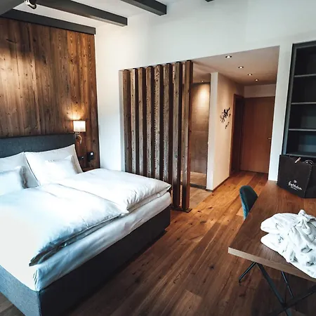 Ξενοδοχείο Farmhotel & Grosslehen 4*