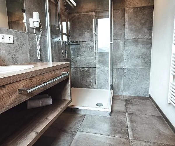 Farmhotel & Grosslehen فندق 4*