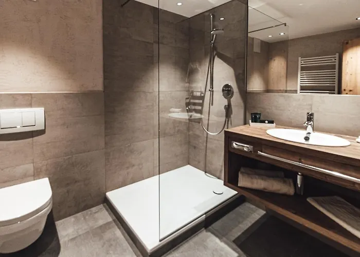 فندق Farmhotel & Grosslehen 4*