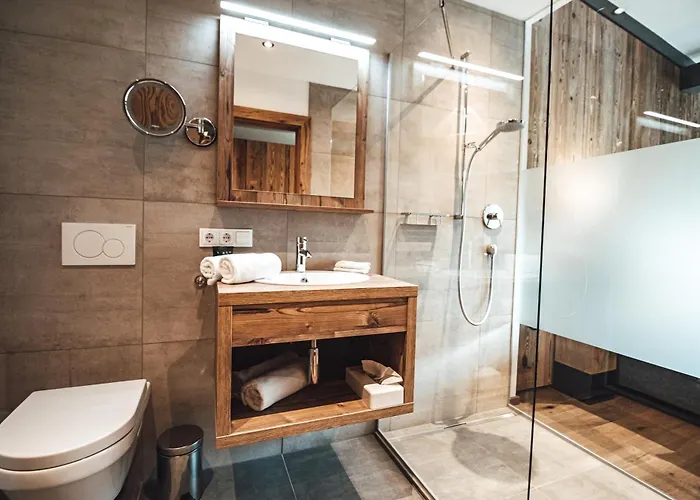 Farmhotel & Grosslehen فيبربرن