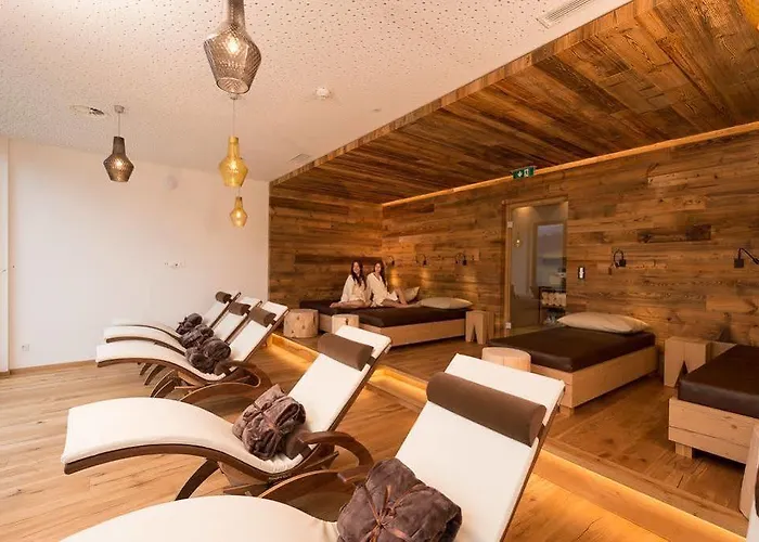 Farmhotel & Grosslehen 4* فيبربرن