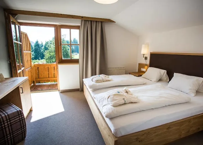 Farmhotel & Grosslehen فندق 4*