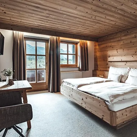 Farmhotel & Grosslehen فندق فيبربرن