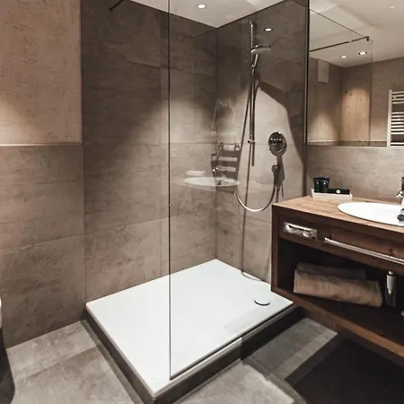 Ξενοδοχείο Farmhotel & Grosslehen 4*